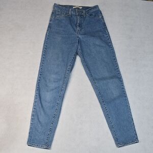 Women's Levi High Waisted Taper Jeans Size 25